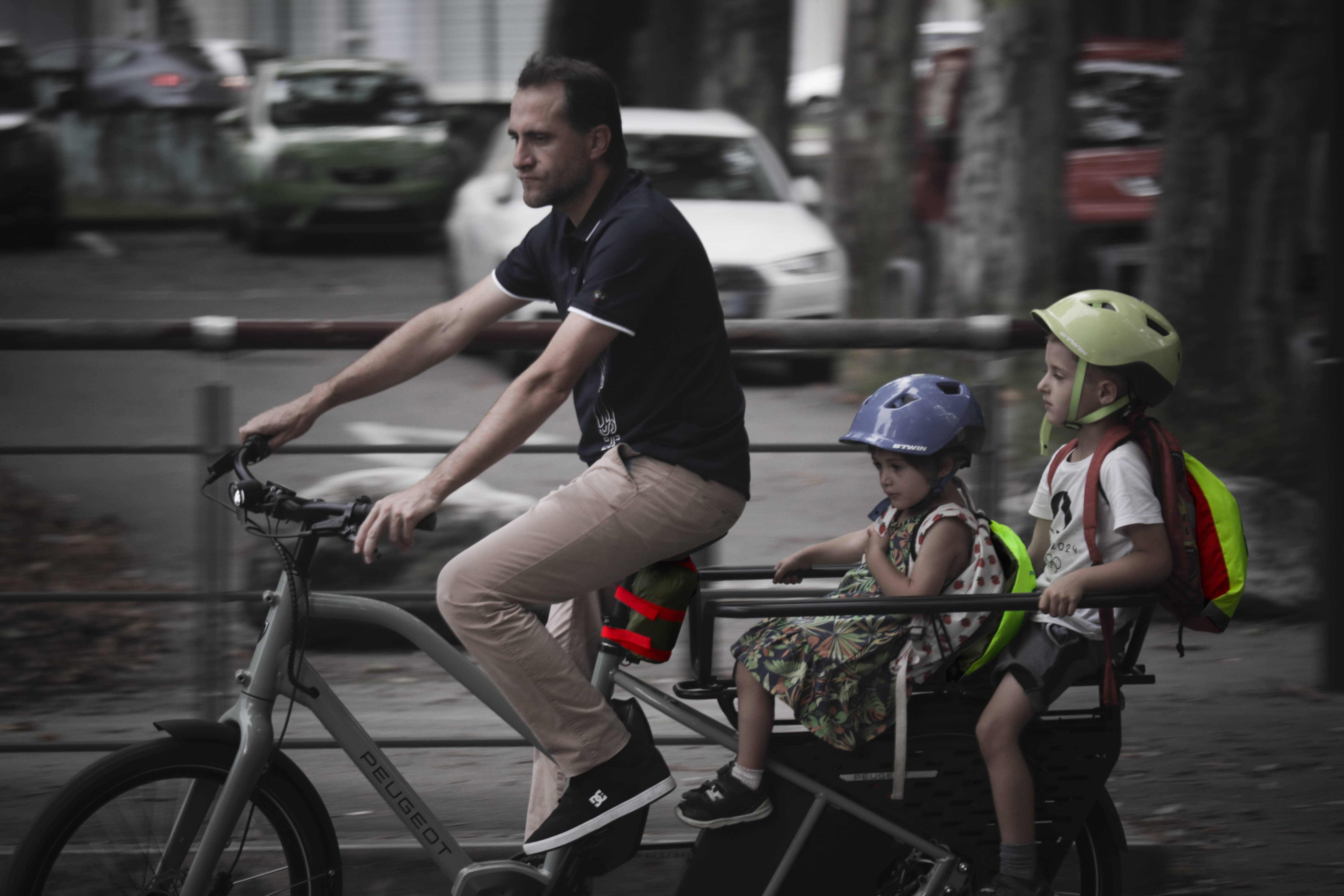 Petrolblau/retroreflektierendes Rot FULAP JR Mehrzweck-Fahrradponcho für Kinder, 1—12 Jahre, Blau für den Großhandel auf Faire8