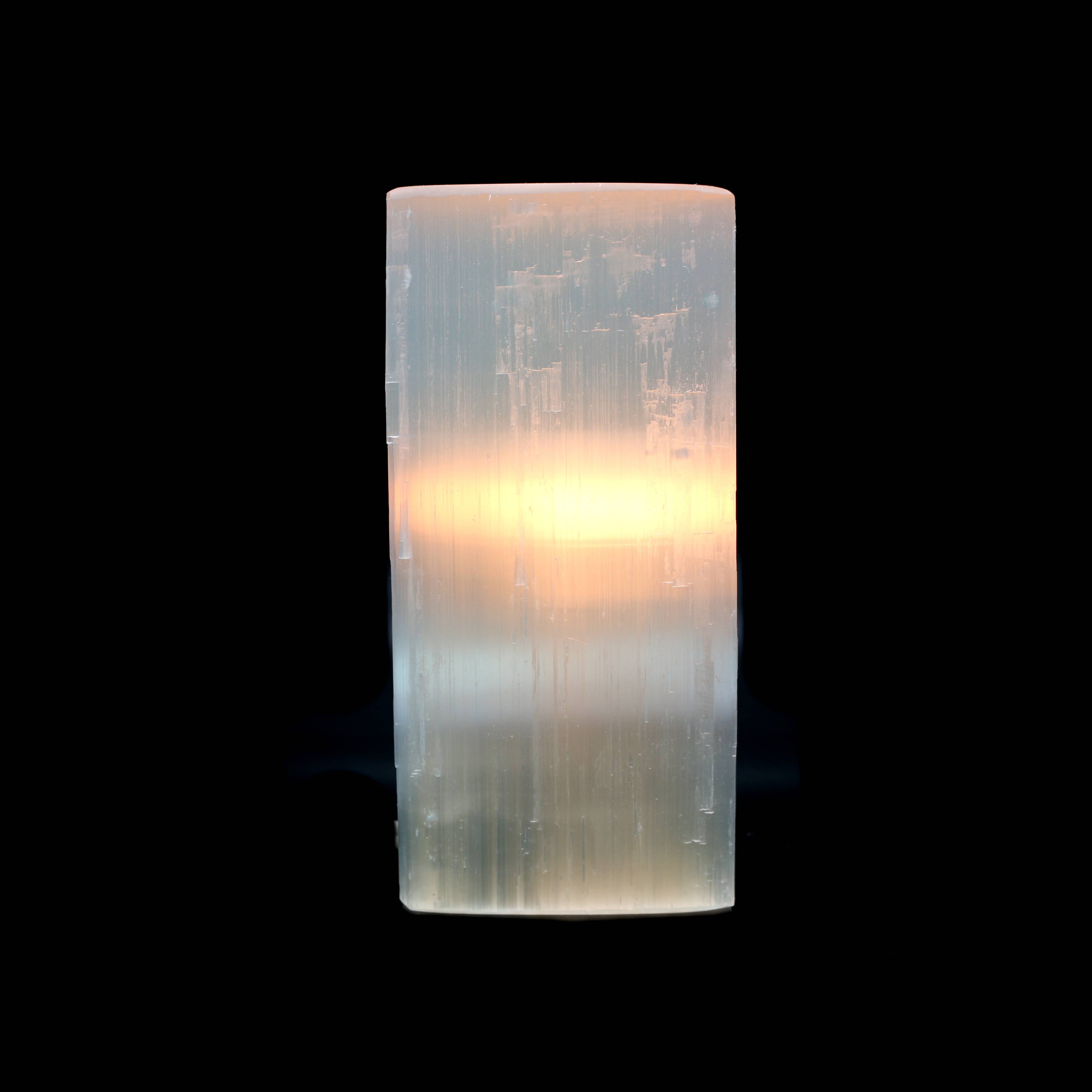 Designs by Deekay Inc. - Vente Lampes d'appoint/de bureau - Lampe rectangulaire en cristal de sélénite avec cordon et ampoule (15 cm)1