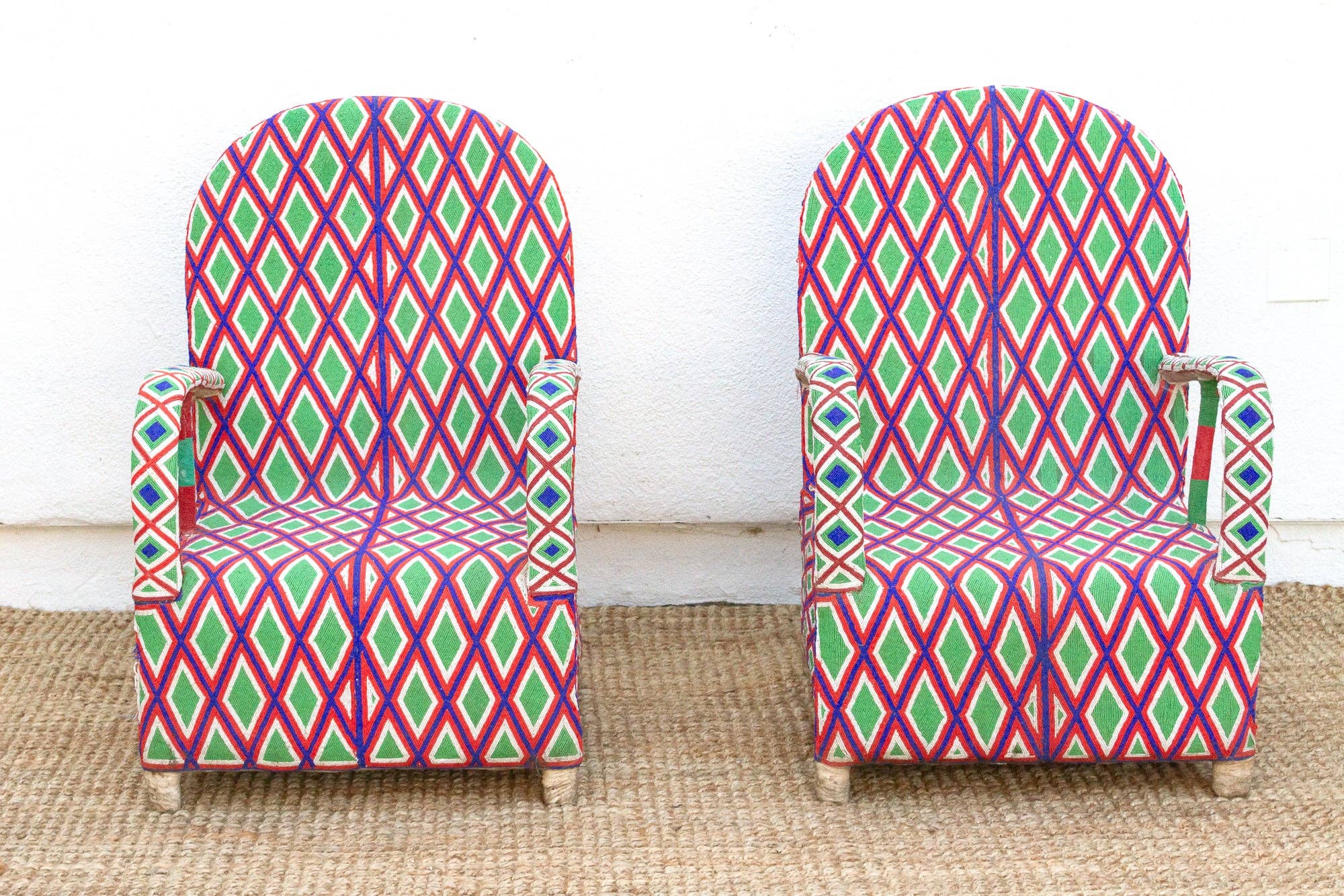 De-cor – wholesale Stol – Par färgglada afrikanska pärlbroderade fåtöljer2