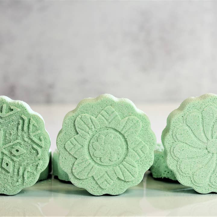 Vapeurs de douche Sinus Relief pour la vente par Black Oak Soap Company