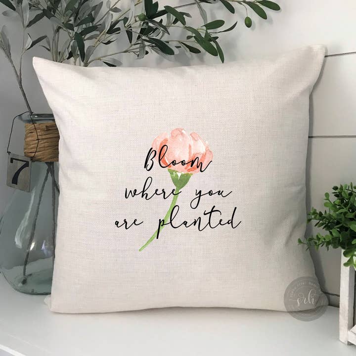 Housse de coussin Bloom Where You Are Planted pour la vente par Stone River Home Co