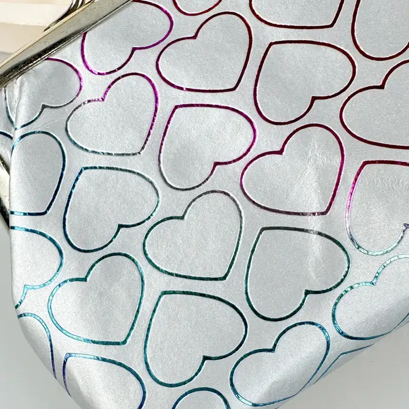 Magnifique Hearts – Porta-moedas - Mulher por atacado – Bolsa de moedas de couro sintético com padrão de coração chique, carteira Kiss lock2