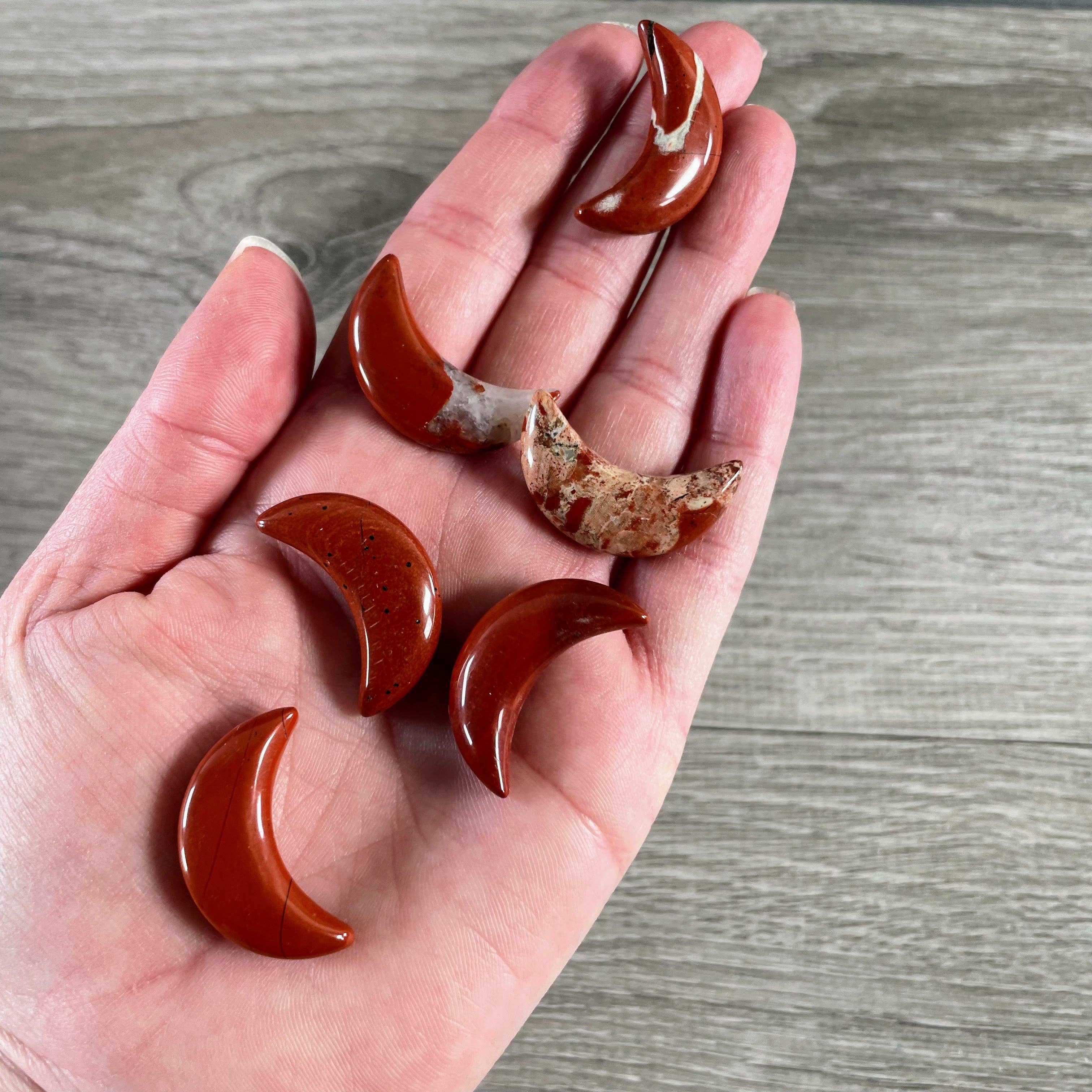 Keystone Crystals - Wholesale Spiritual Stone/Crystal - Assorted Gemstone Moons   – 1 Inch Crescent Moon Carvings12