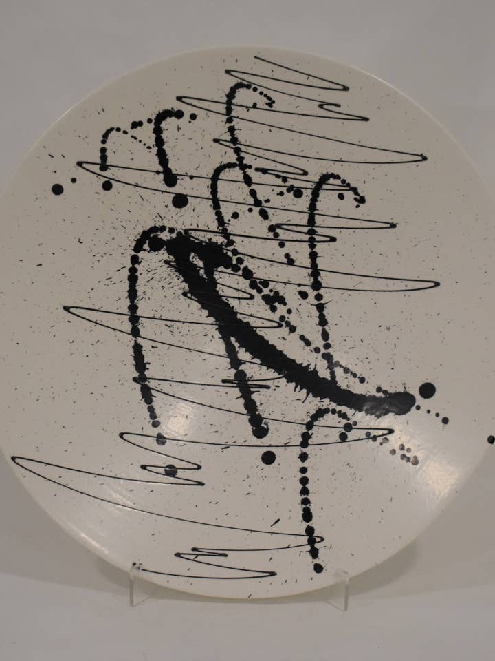 Decorative Plate White Painted for wholesale by S. Bernardo