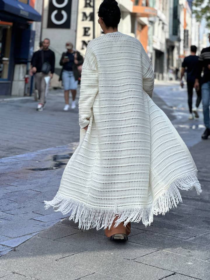 vielseitiger langer Maxi-Cardigan aus Strick in Creme für den Großhandel von Refined