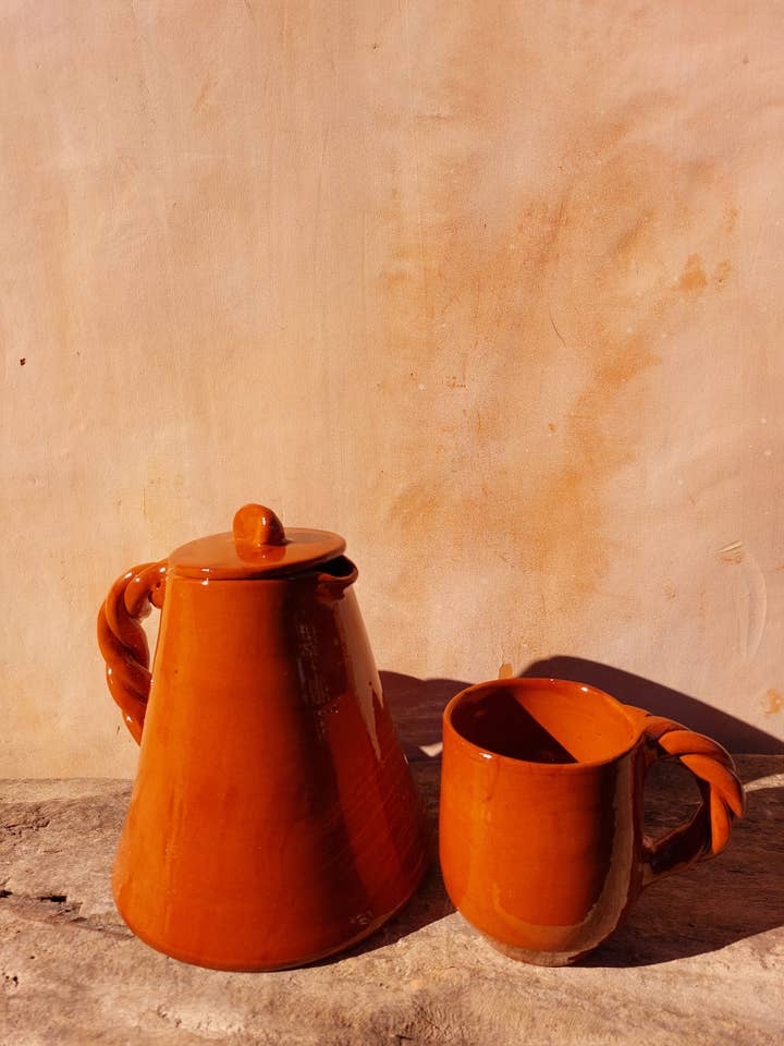 Kaffe- og tekander i naturlig farve #2 for engroshandel hos Cerámica Roca Caus