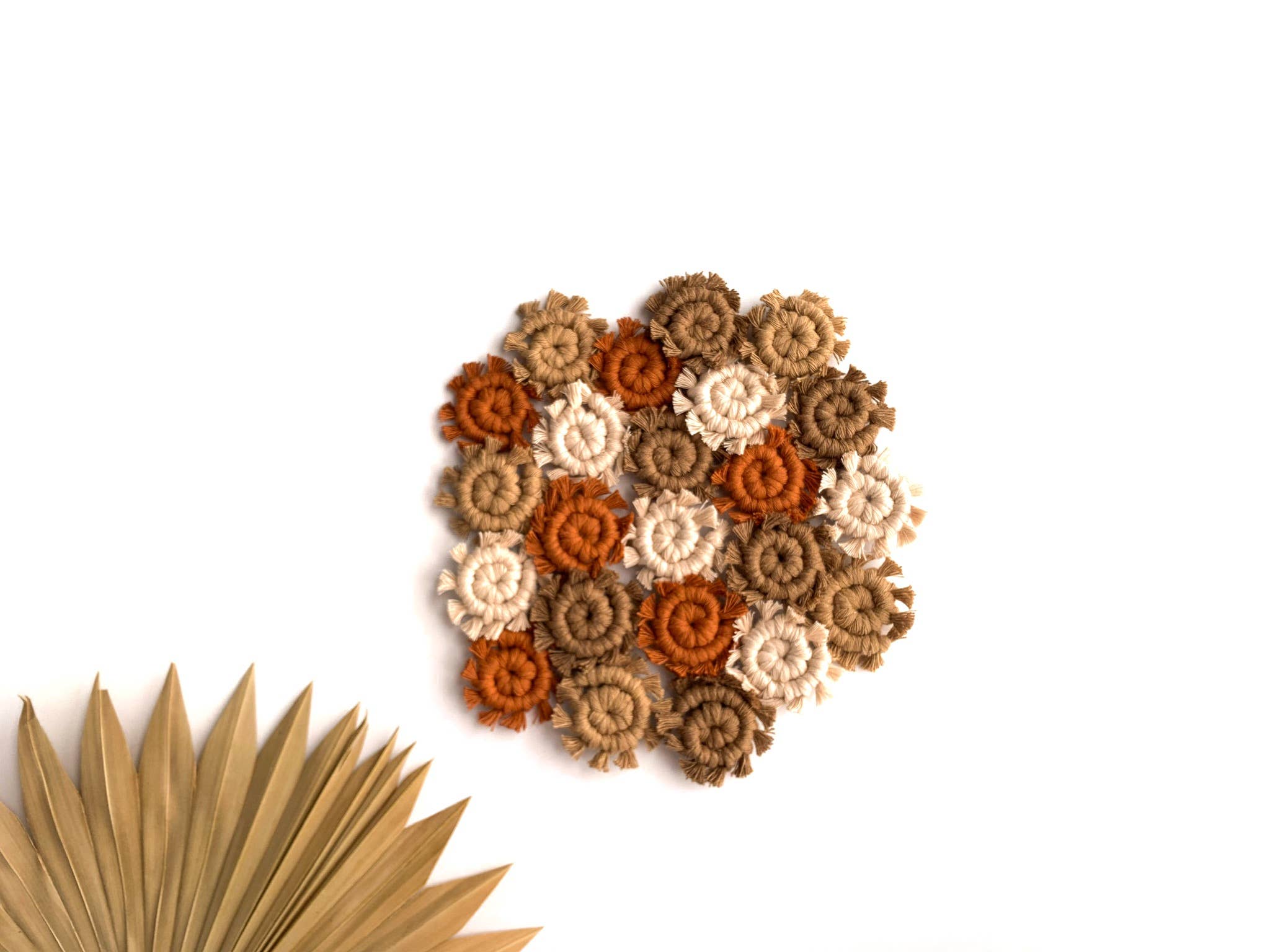 Meraki The Studio Co. – Großhandel Magnete – Makramee Kühlschrankmagnete | Boho-Dekor für Büro, Schreibtisch, Spind2