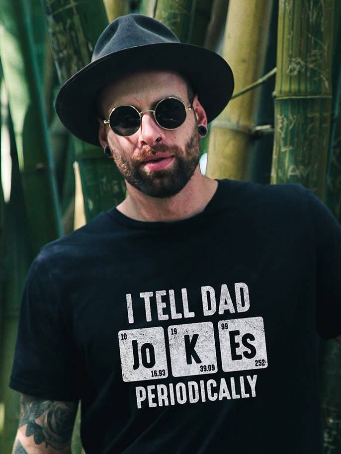 Lustiges Sarkasmus-T-Shirt mit „Ich erzähle Papa regelmäßig Witze“ für den Großhandel von FletcherTees