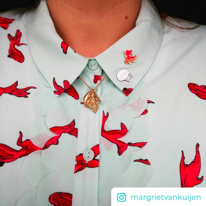 Shoal - Wholesale Lapel Pin/Button - Mini Vampire Squid Pin2