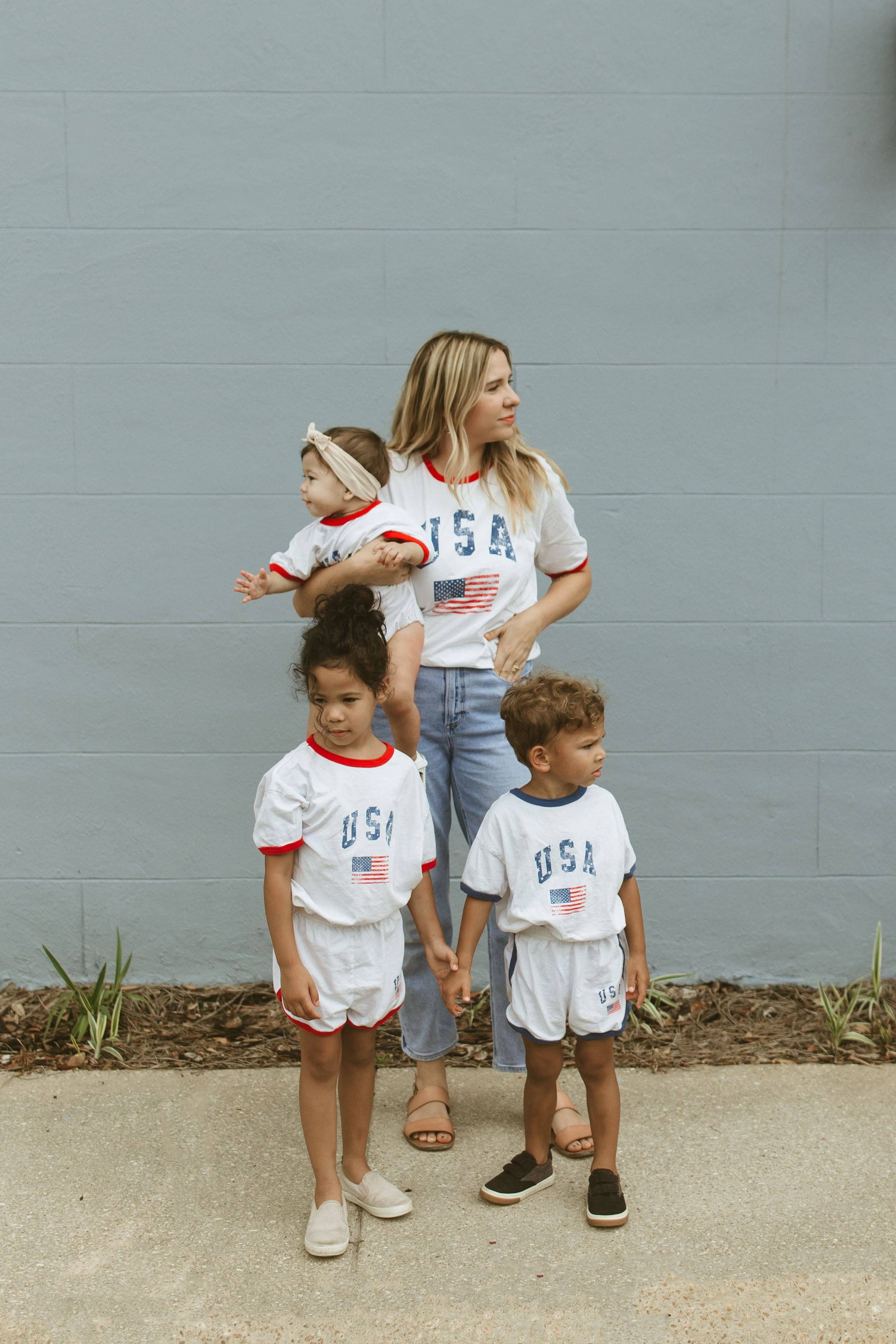 At Noon - Wholesale Top en short set - Kinderen - [At Noon Original Design] Kinderen Vintage Print USA Ringer T-shirt en Shorts Set (8m-7j) - 3 Kleuren8