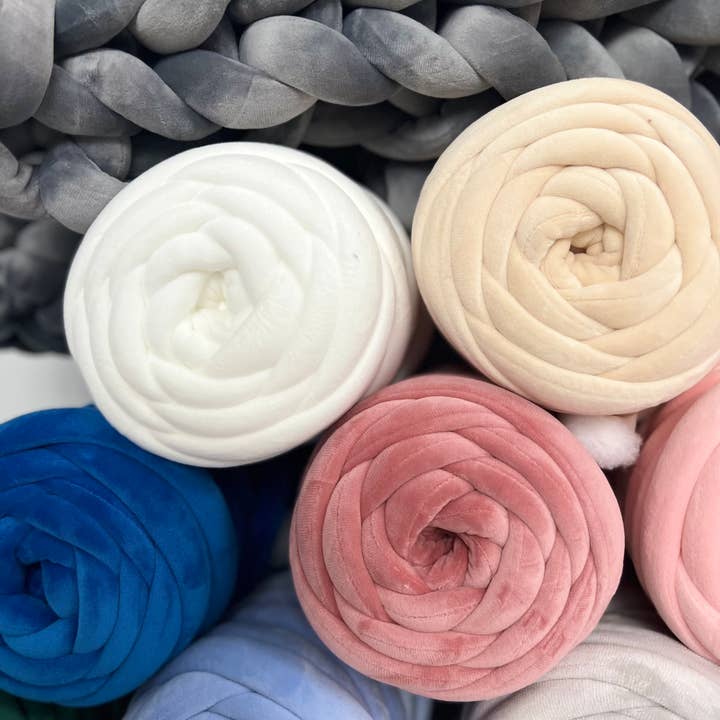 woolexperts - Wholesale Yarn - Chunky Velvet yarn for arm knitting Super bulky Jumbo yarn2