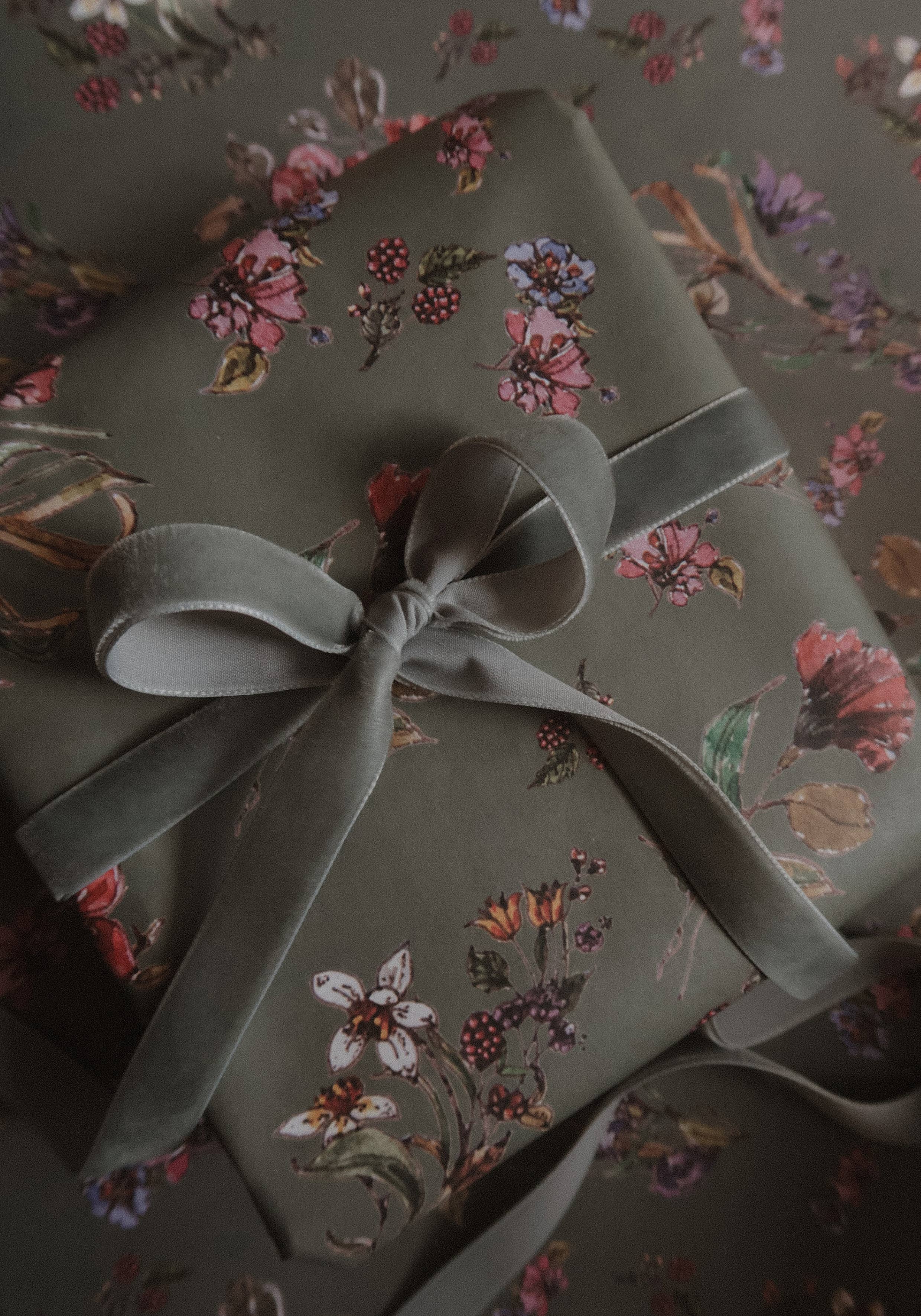 MyDesignPictures - Wholesale Ribbon - Gift Wrapping - Velvet ribbon GRAY length 2,5m/width 16mm 2