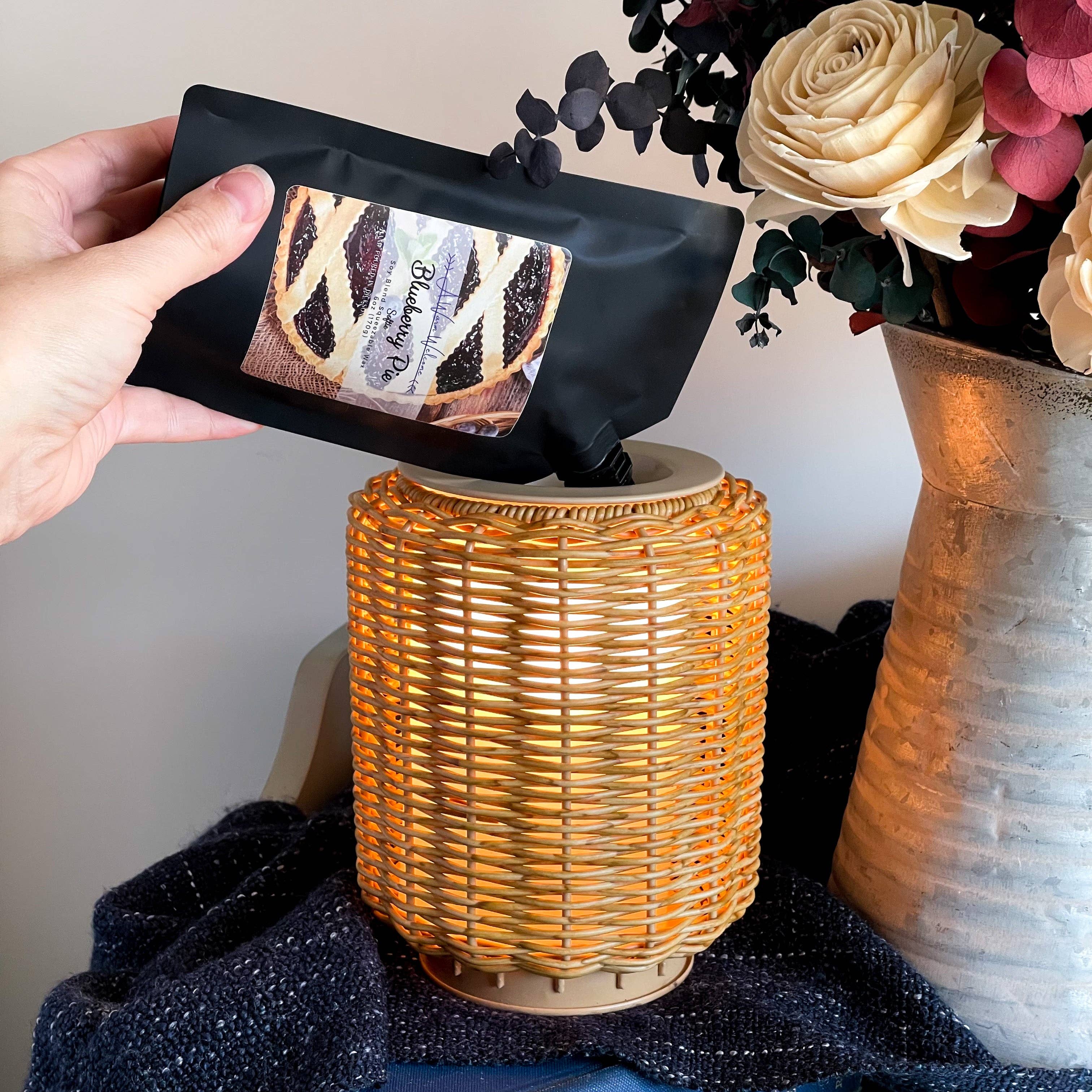 A Warm Welcome - Wholesale Wax Melt - Blueberry Pie Softie | Squeeze Wax Melt4