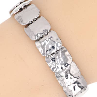 Bracciale elasticizzato quadrato in metallo martellato al rodio FR5480 per la vendita all'ingrosso da parte di 0011 PREMIERE