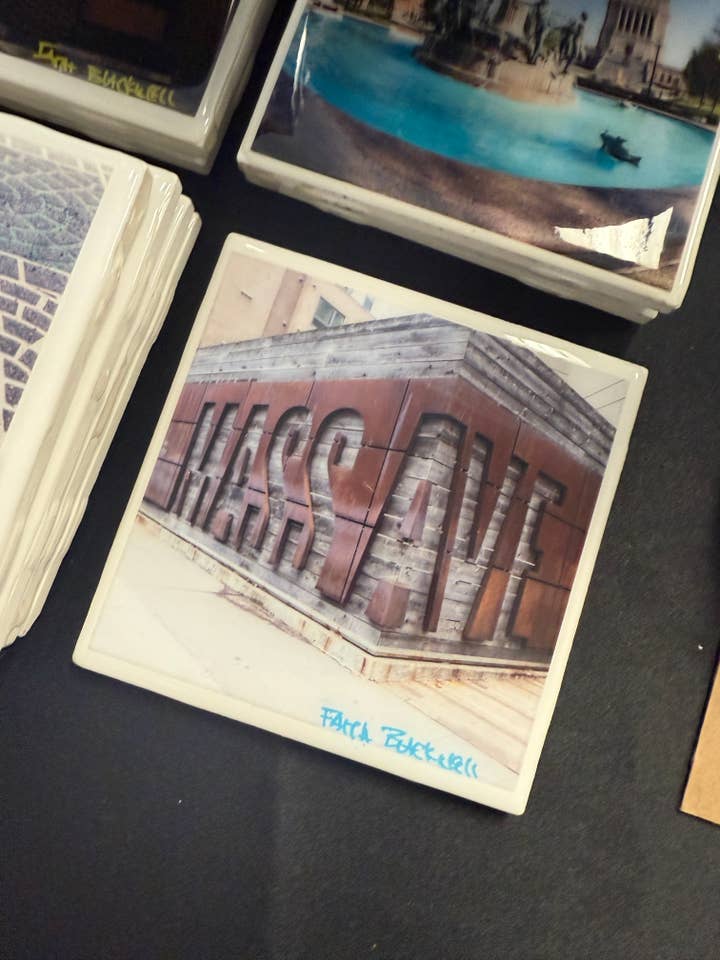 Indy Mass Coaster pour la vente par Faith Blackwell Creative