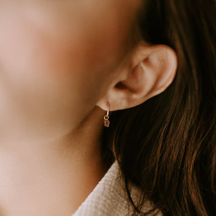 Sydney Rose Co. - Wholesale Hoop Earrings - Daisy Sleepers2