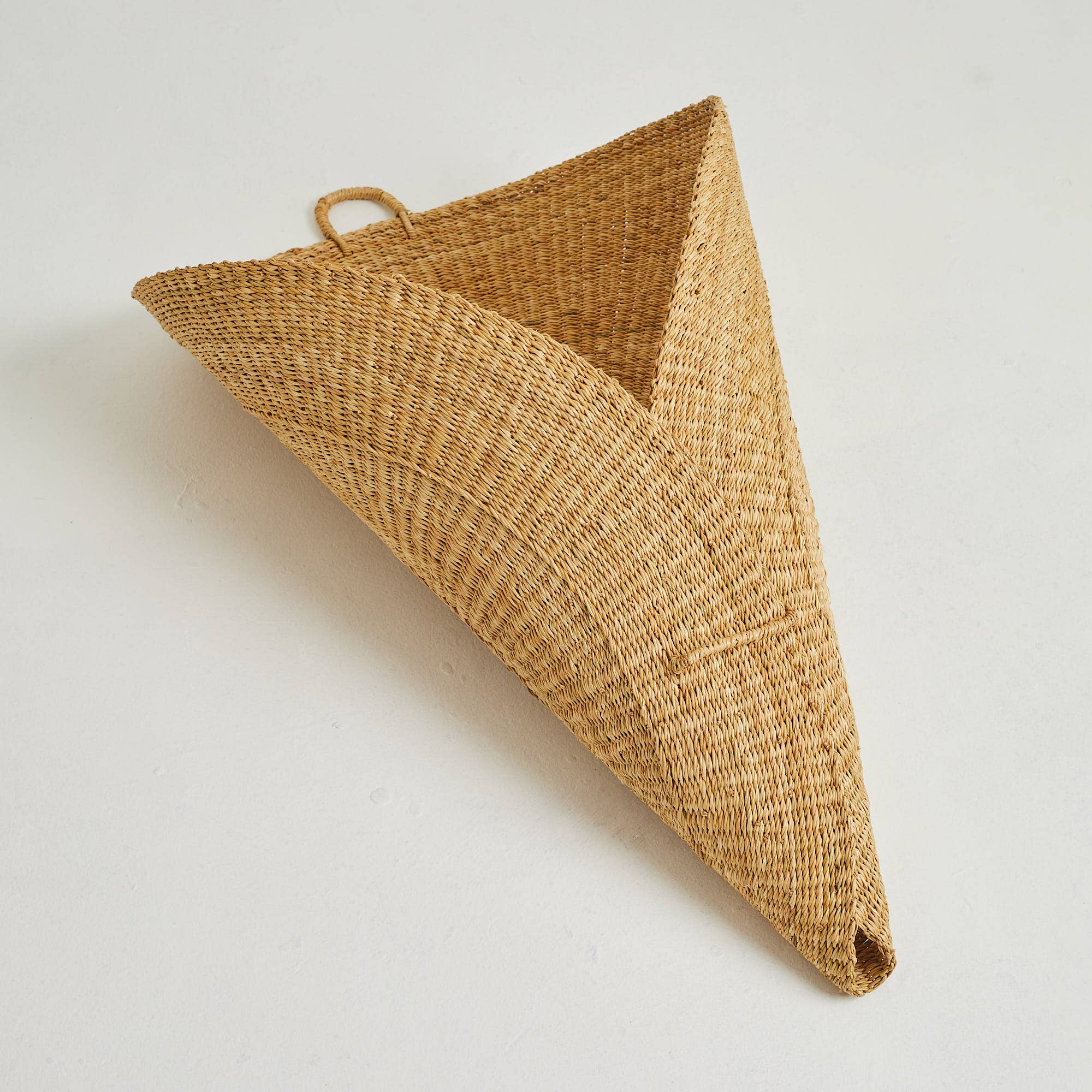 Tan Hanging Flower Basket for wholesale on Faire7