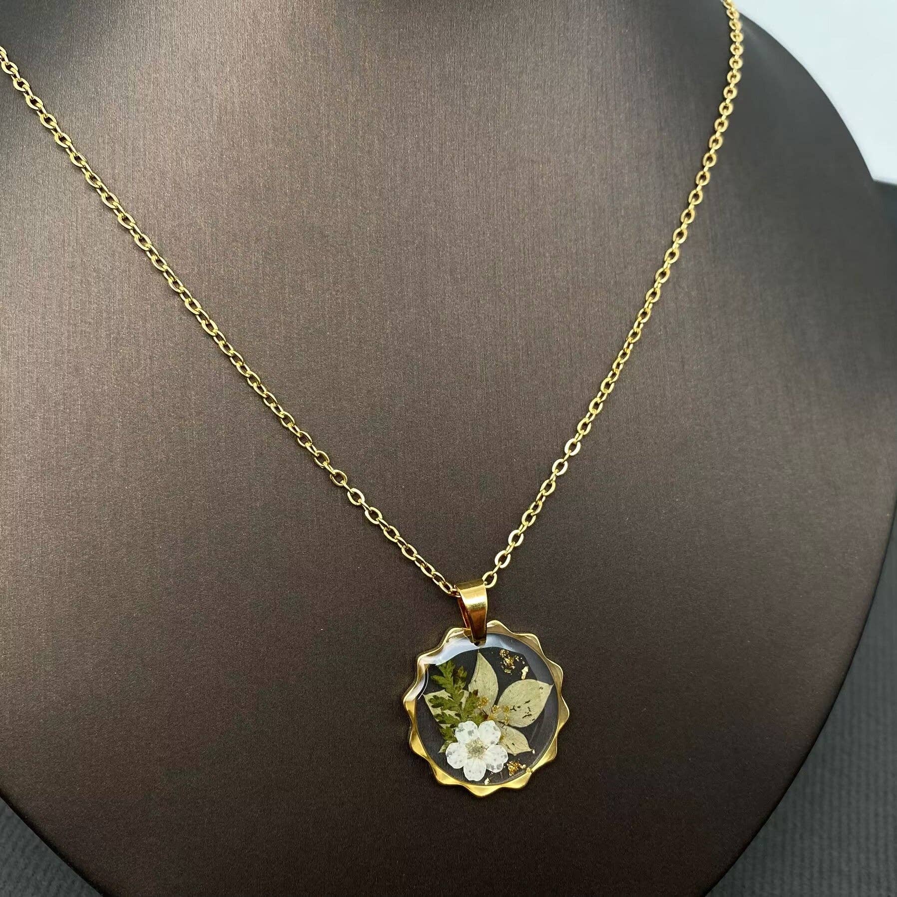 Mio Queena - Wholesale Pendant/Charm Necklace - Dried Flowers Geometric Charm 18K Golden SS Necklace - PDF5