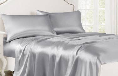 Moonberry Silk - Wholesale Bedding Set - 100% Silk 2-in-1 Fitted & Flat Sheet and Silk Pillowcases Set7