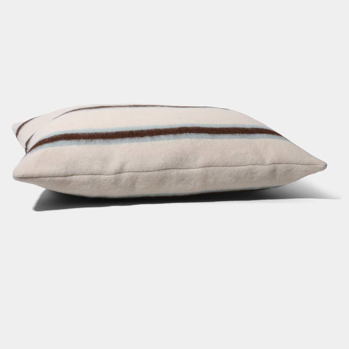 Kissen - Hellblau & Creme gestreift für den Großhandel von HOMEHAGEN