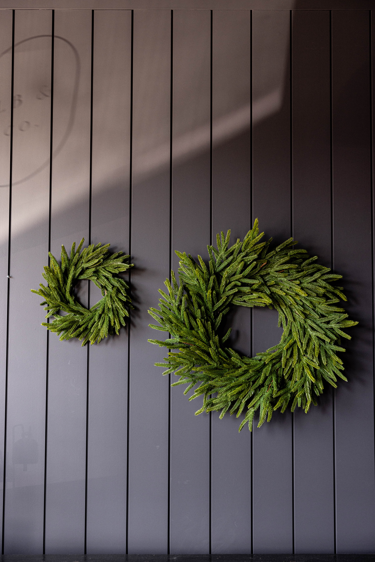 Luxe B Co - Wholesale Wreath - Norfolk Pine Real Touch Wreath Mini4