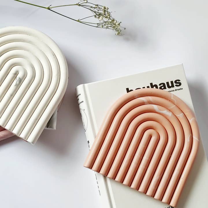 Kndly home - Wholesale Decorative Tray - Nordic style rainbow shaped tray3