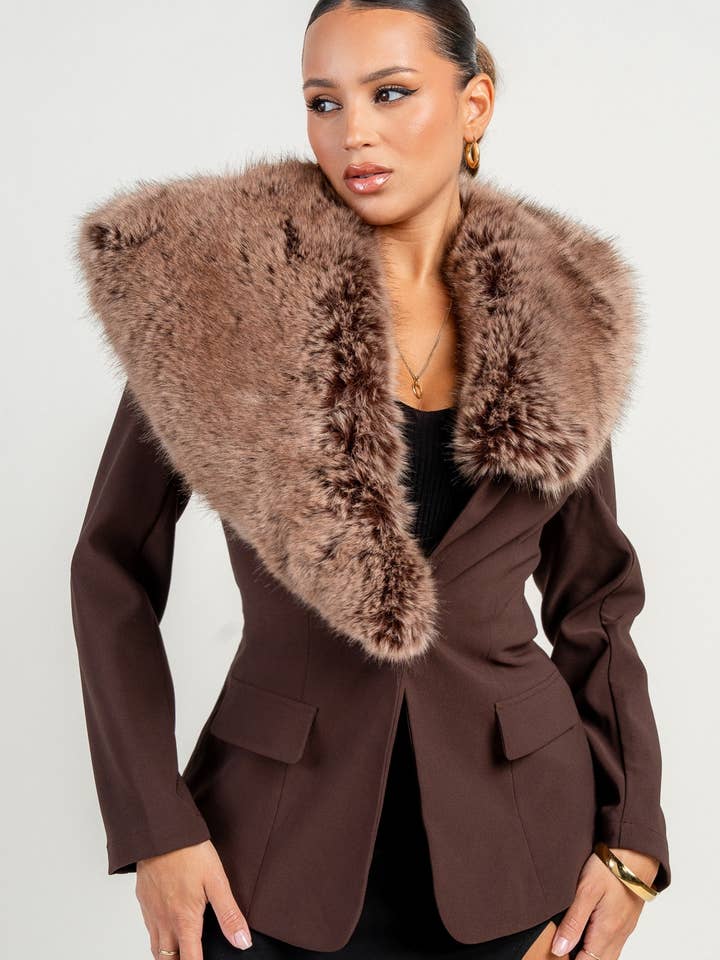 HG2031N / Luxe Faux Fur Collar Blazer and other Purchase Wholesale brown jacket. Free Returns & Net 60 Terms on Faire trending on Faire.