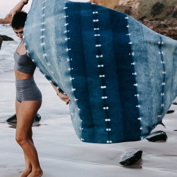 IDIS - Wholesale Throw blanket - Indigo Plant Dye Throw1
