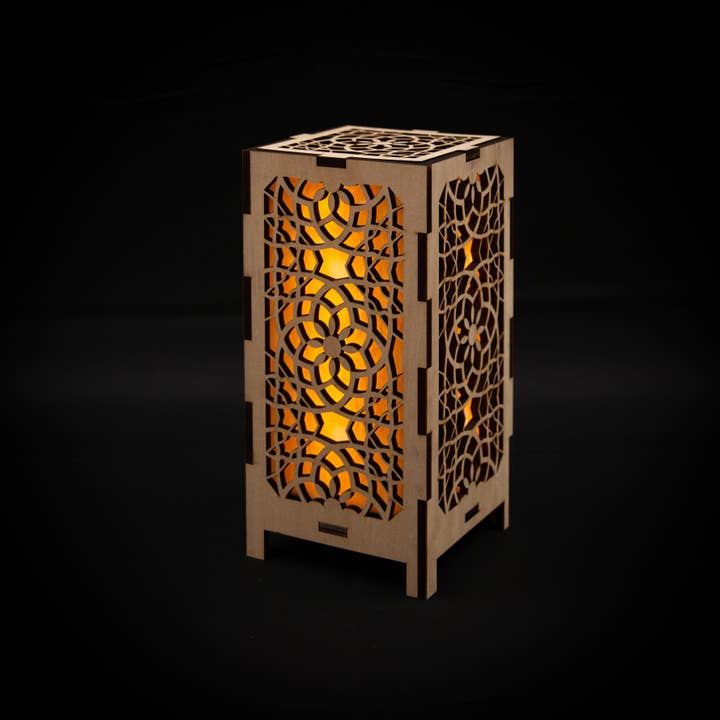 Luminarium Designs – wholesale Lantern – Garden Trellis