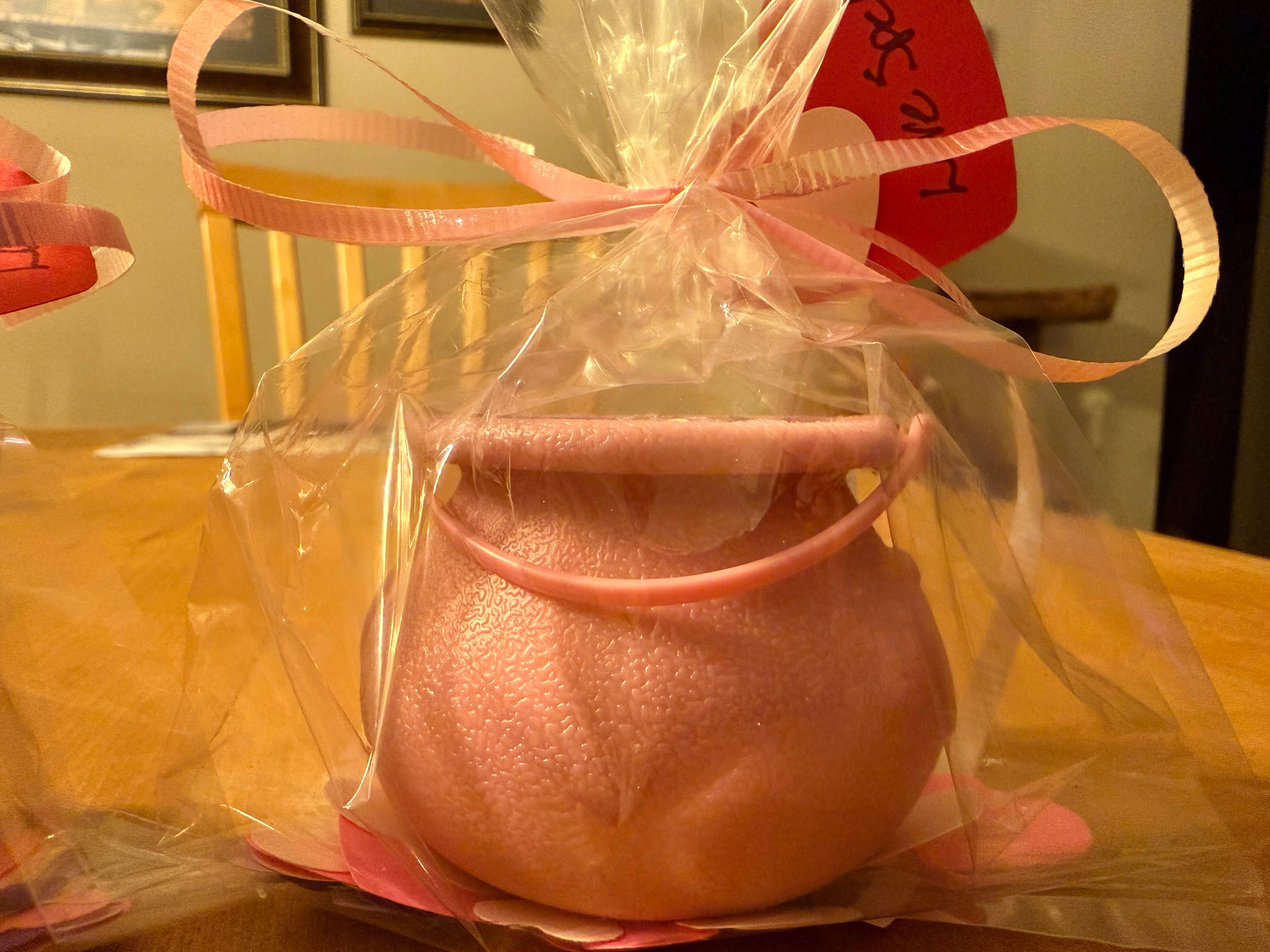 Wicked Bubbles LLC - Wholesale Bath Bomb/Fizz - Red agate heart inside Bath bomb-4.7 oz-LOVE SPELL cauldron 1