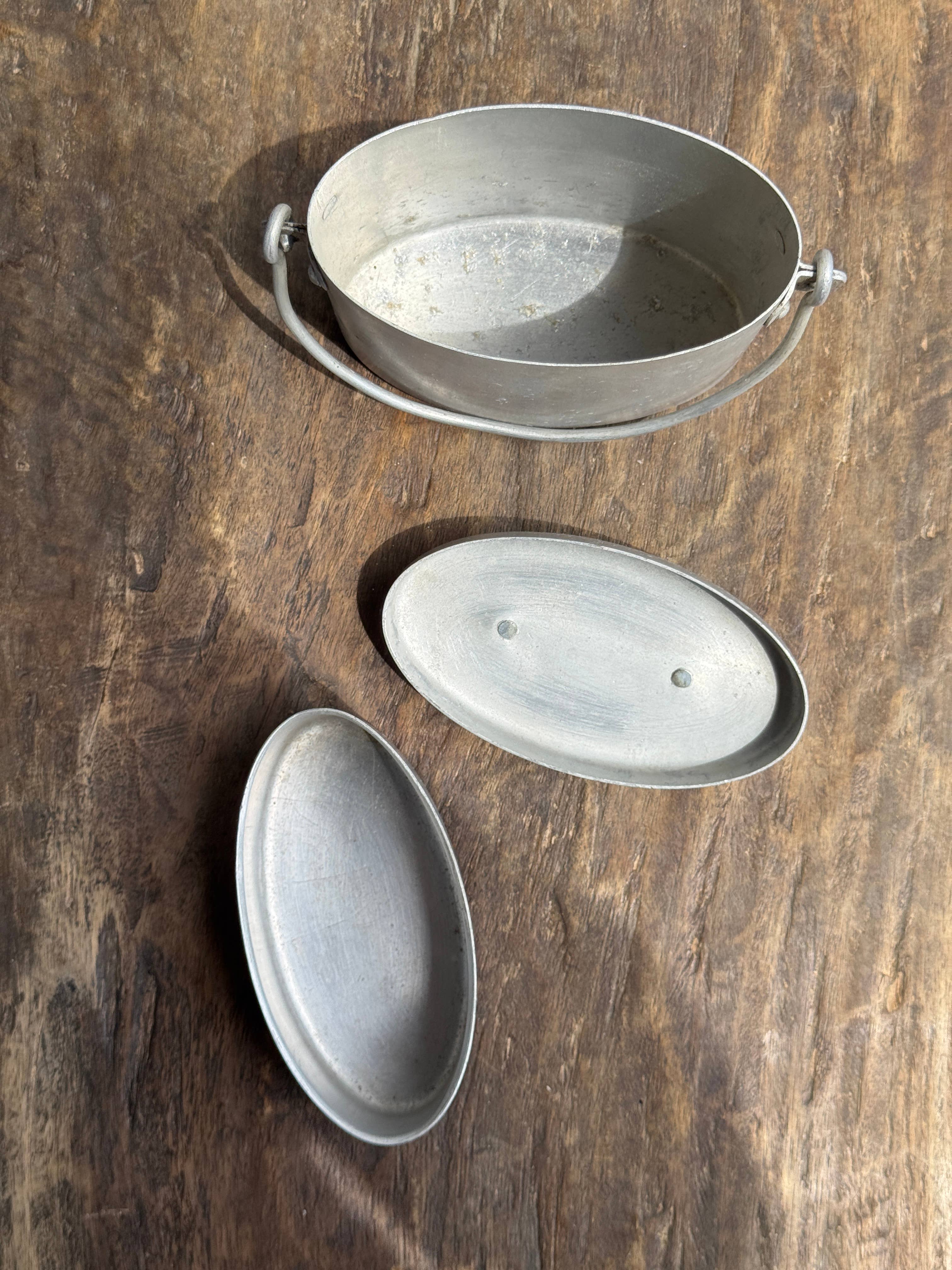 Office Objets – wholesale Prydnadslåda – Liten vintage oval matlåda med handtag och fack5