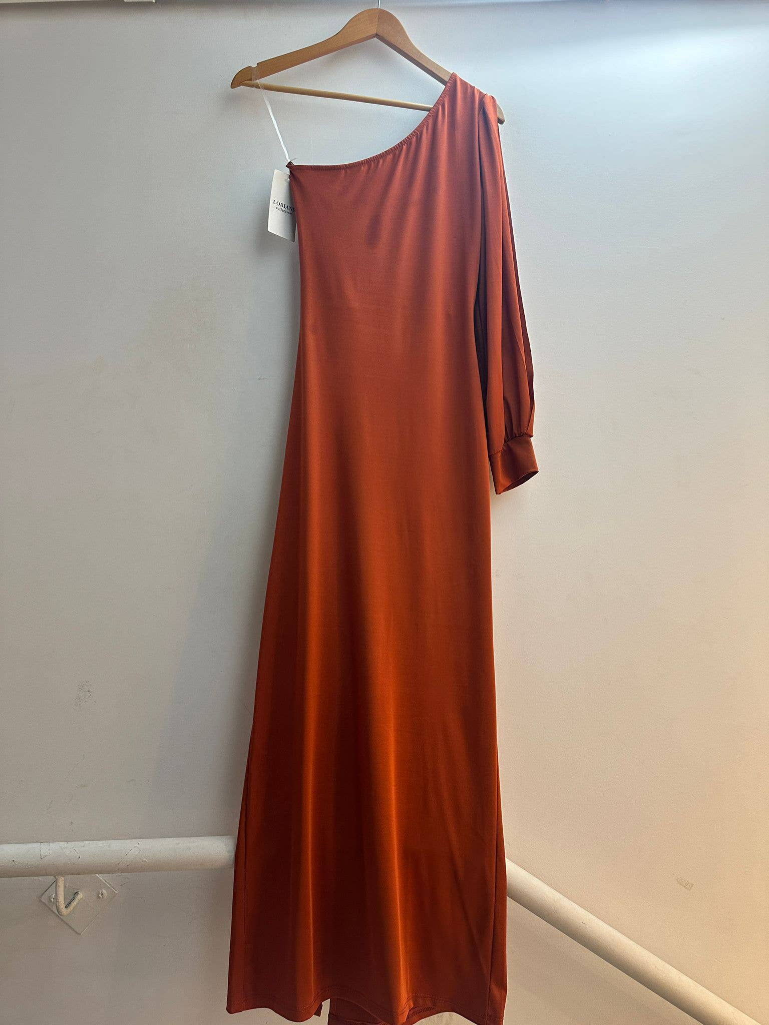 LORIANE – Engroshandel Kjole - Dame – 9724 Lang ensfarvet kjole9