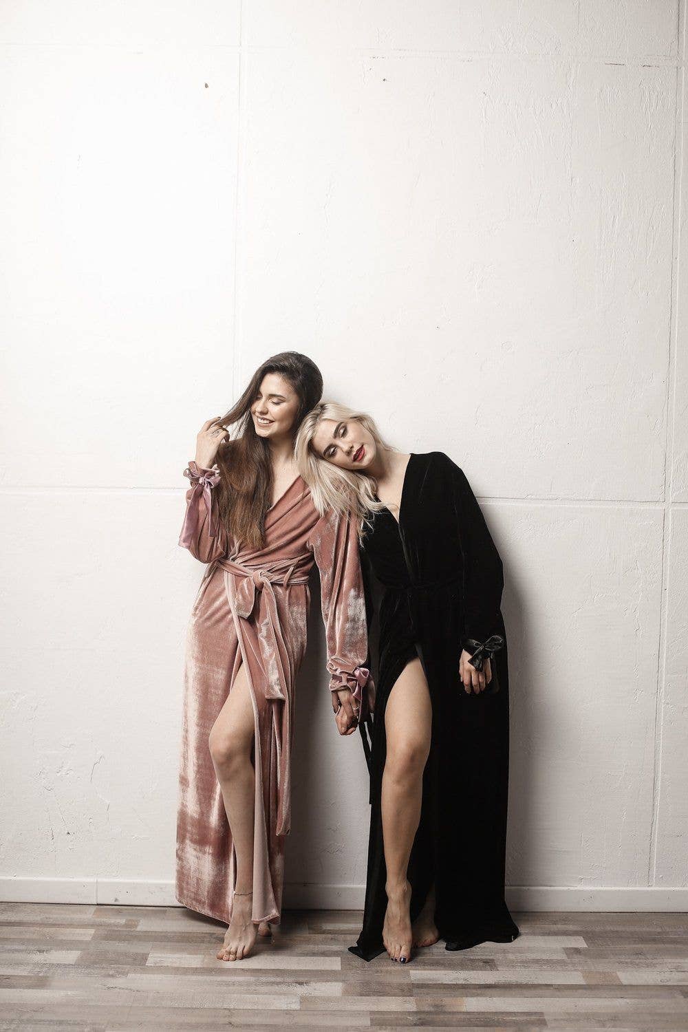 Angie's Showroom – wholesale Robe – Women's – Velour Long Robe with Satin Ties4