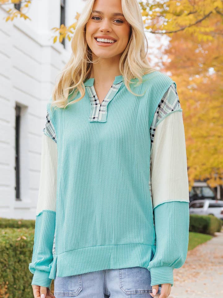 Langärmliges Oberteil mit Kordelstruktur, Karomuster und Farbblock | S-4X für den Großhandel von Aapparella