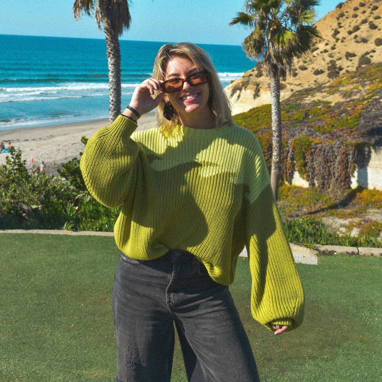 Wavey | Sunglasses - Wholesale Sunglasses - Women's - Scorpion Tortoise Brown Women's Sunglasses5