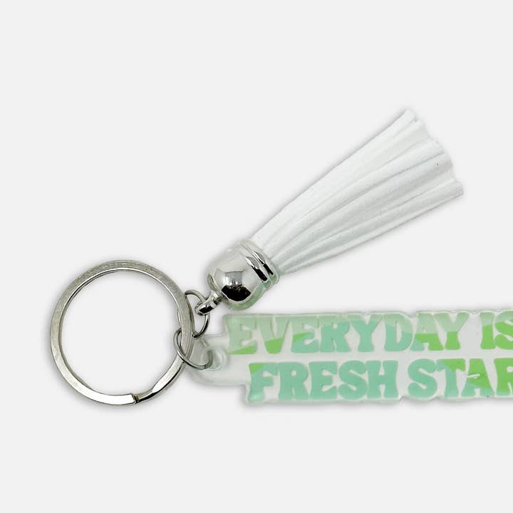Hverdagen er en frisk start akryl nøglering for engroshandel hos Little Lovelies Studio