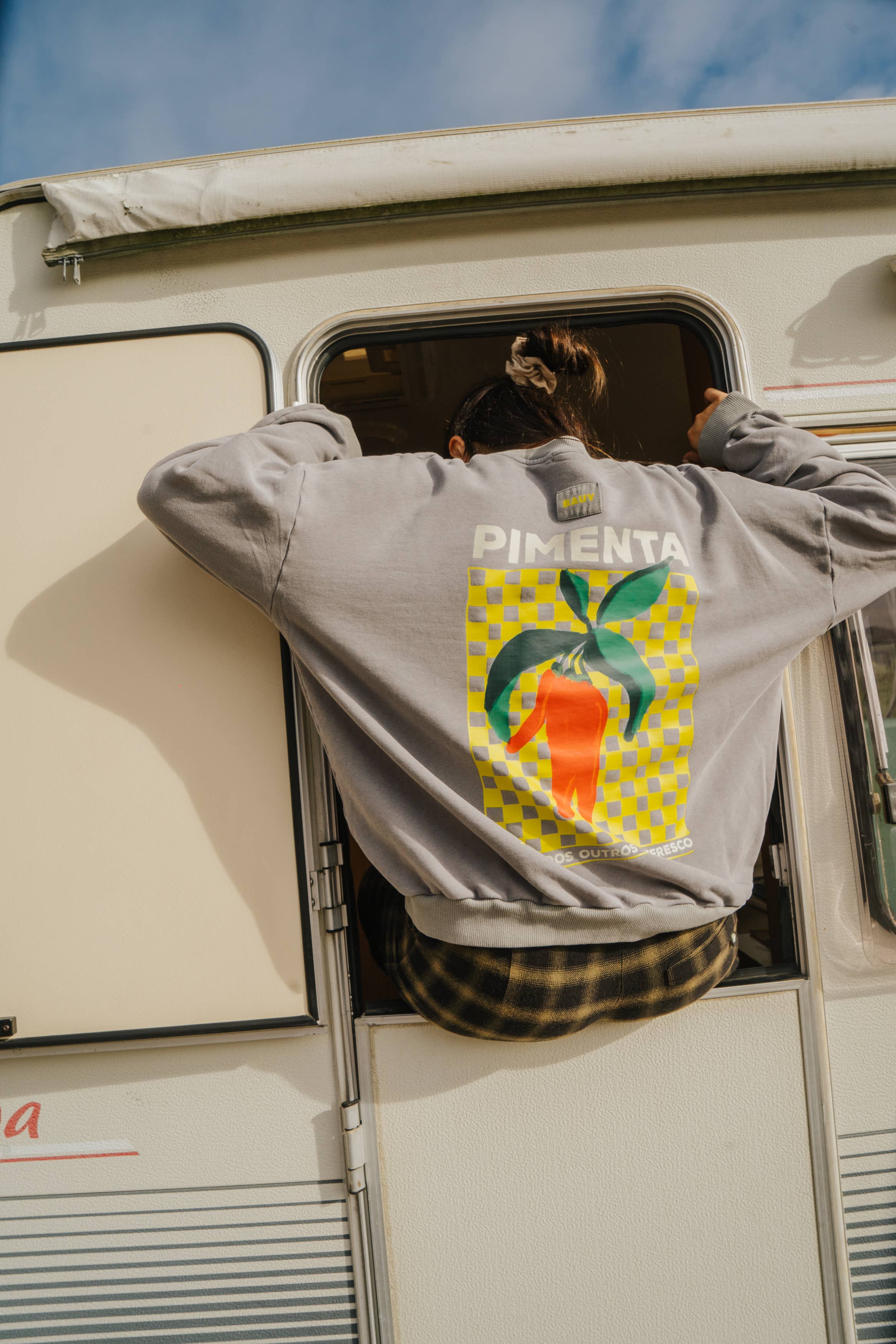 Bauy - Vendita all'ingrosso Felpa stampata - Donna - Felpa grigia stampata in cotone effetto lavato1