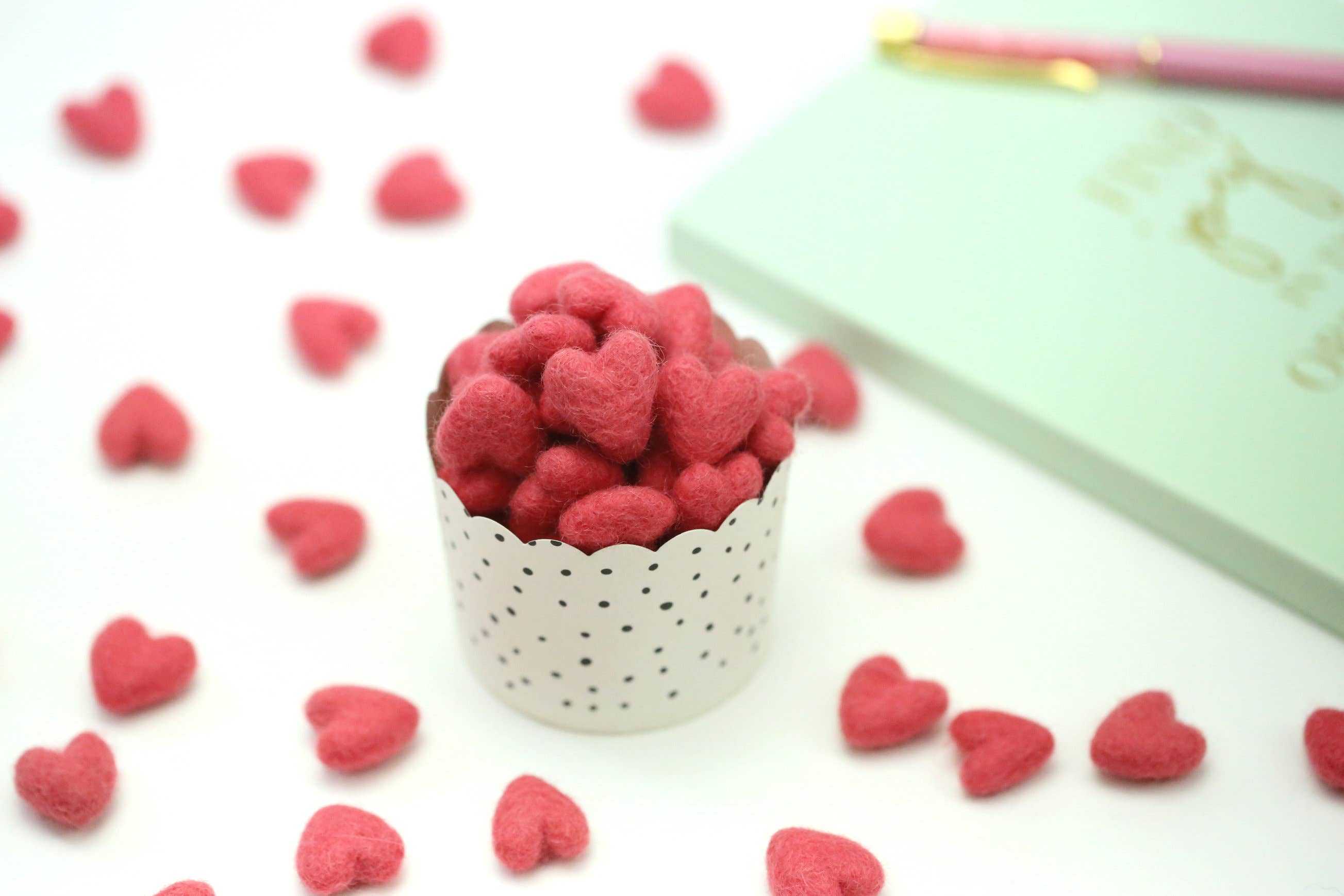 The Felt Pod – material para artesanato por atacado – Corações de feltro 2 cm - 10 unidades8