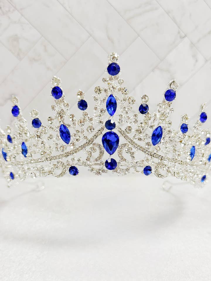 Tiare bleu marine, tiare de princesse royale, coiffe d'anniversaire pour la vente par Happy Dream Gifts