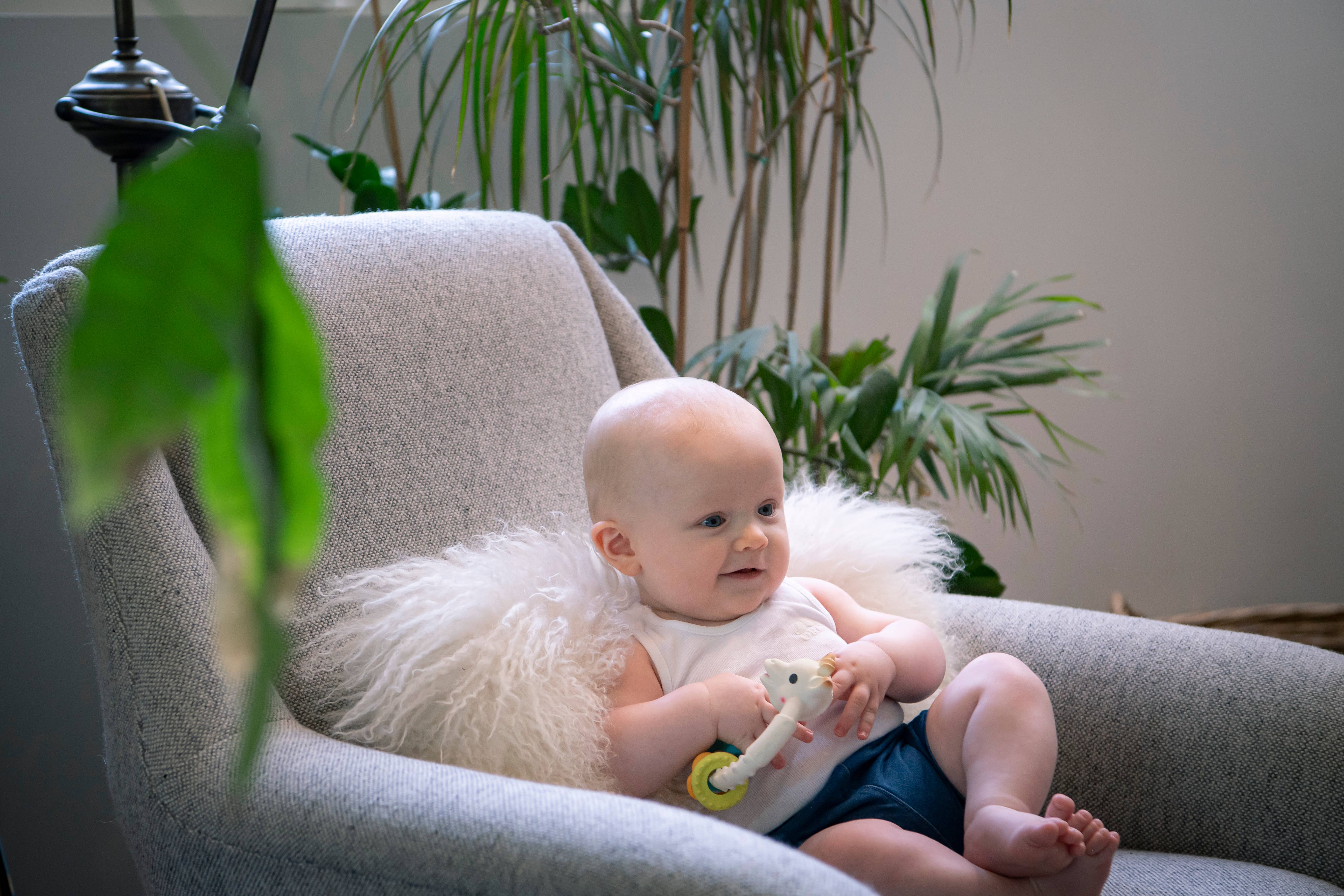 Sophie la girafe UK – wholesale Teether (not clip-on) – Baby – So' Pure Multi-Textured Teether - Natural Rubber5