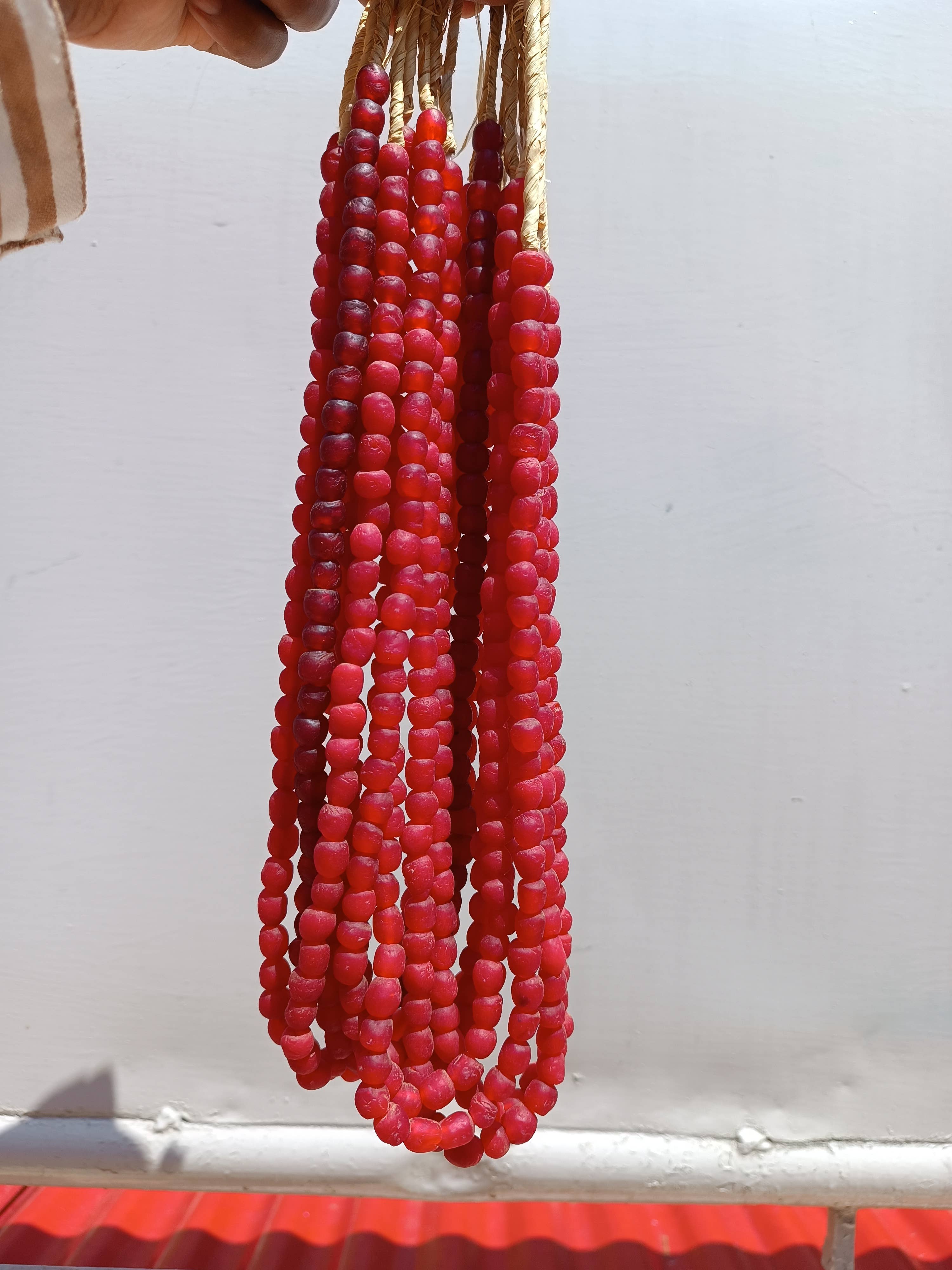 African Craft Collection – wholesale Pärlor – Stora Glaspärlor av Återvunnet Material för Smyckestillverkning5