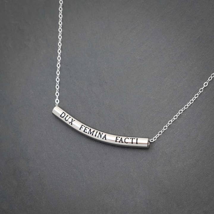 Boutique Academia - Venta al por mayor Collares con colgantes/abalorios - Collar DUX FEMINA FACTI
