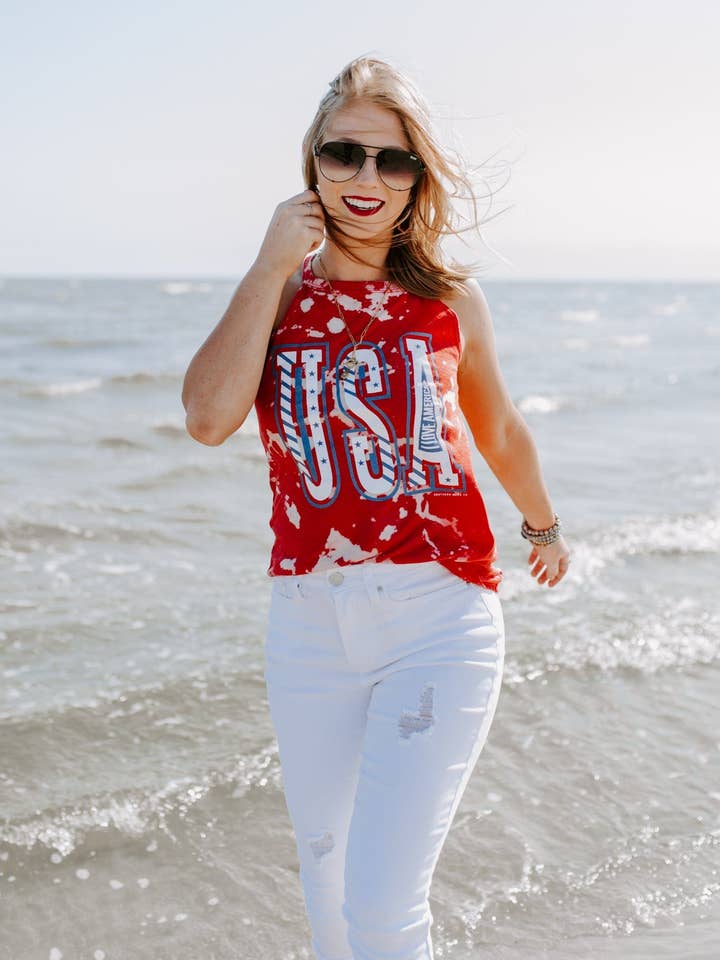 Débardeur USA Bomba Red pour la vente par Southern Bliss Co.