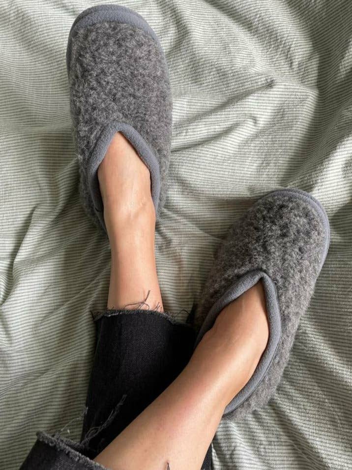 Women's Grey Wool Slippers for wholesale by ONAIE