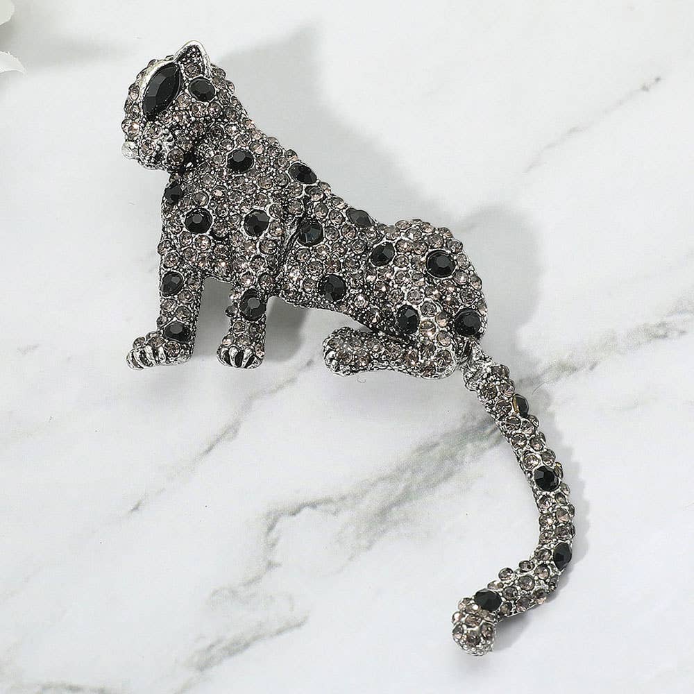 Sensibling Corp. – Großhandel Broschen – Steinverzierte Leoparden-Brosche6