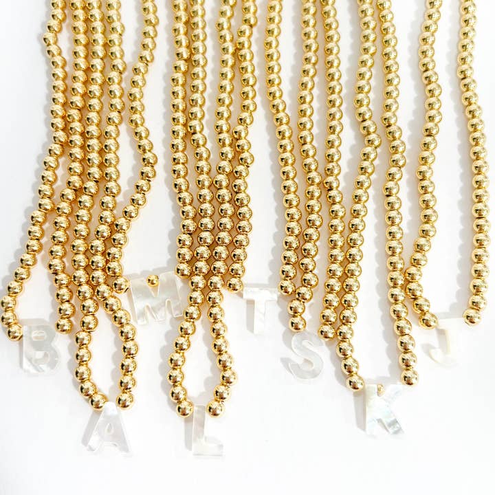 Savvy Bling – Colar pingente/pendente por atacado – Colar inicial de contas de ouro inicial de concha inicial em ouro 18K27