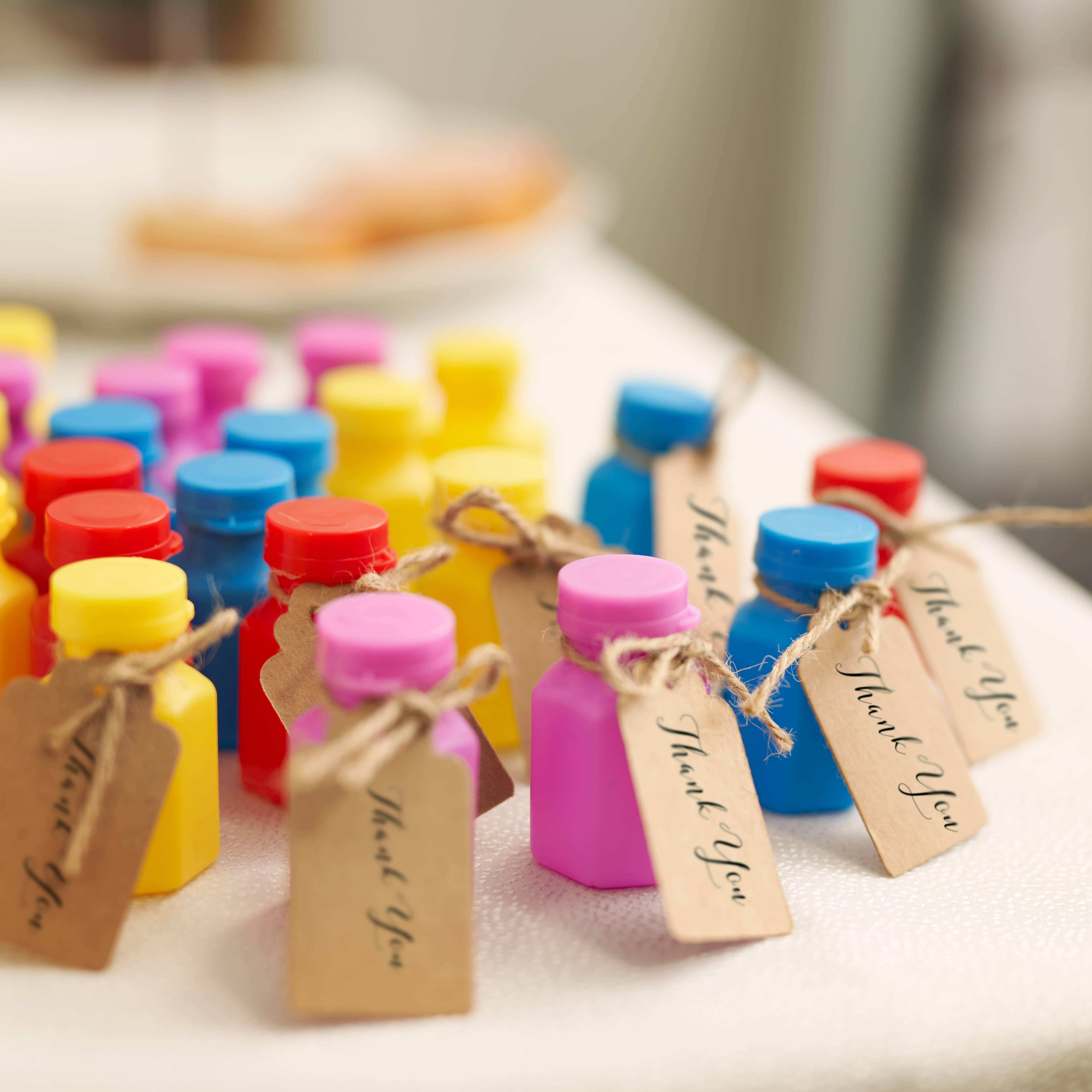 The Twiddlers – Großhandel Seifenblasenstab – Kinder – 48 Mini Party-Seifenblasensets mit Stäbchen – 17 ml5