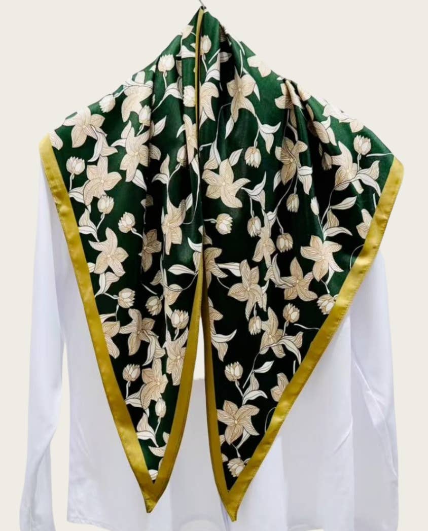 JC Sunny Fashion – wholesale Scarf – Women's – JC023328T Printed Triangle Scarf – Bandana Style Wrap / Shawl3