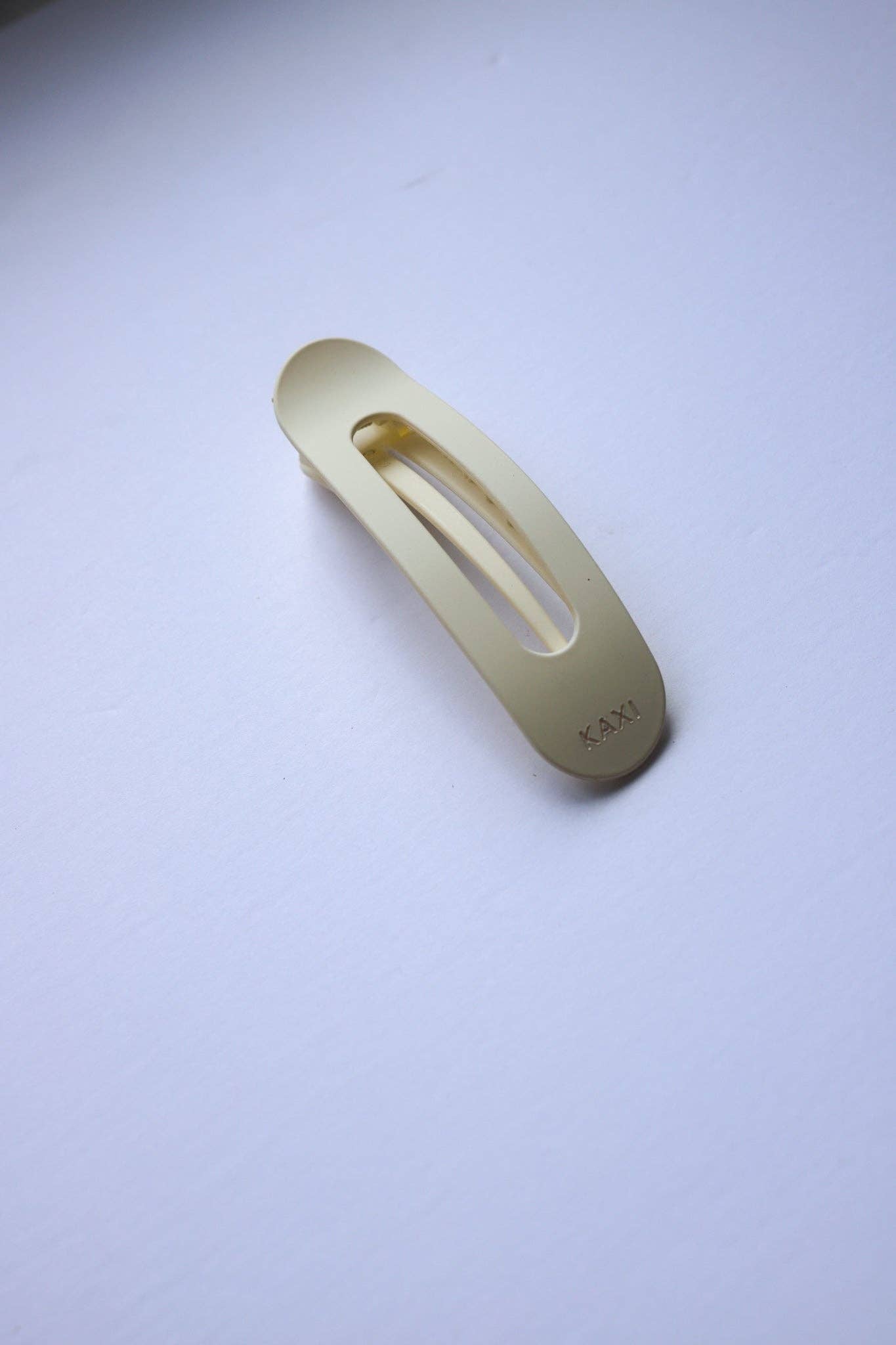 KAXI - Wholesale Hair Clip - Women's - OVERSIZED LAY DOWN CLAWS ( 33 COLORS )85