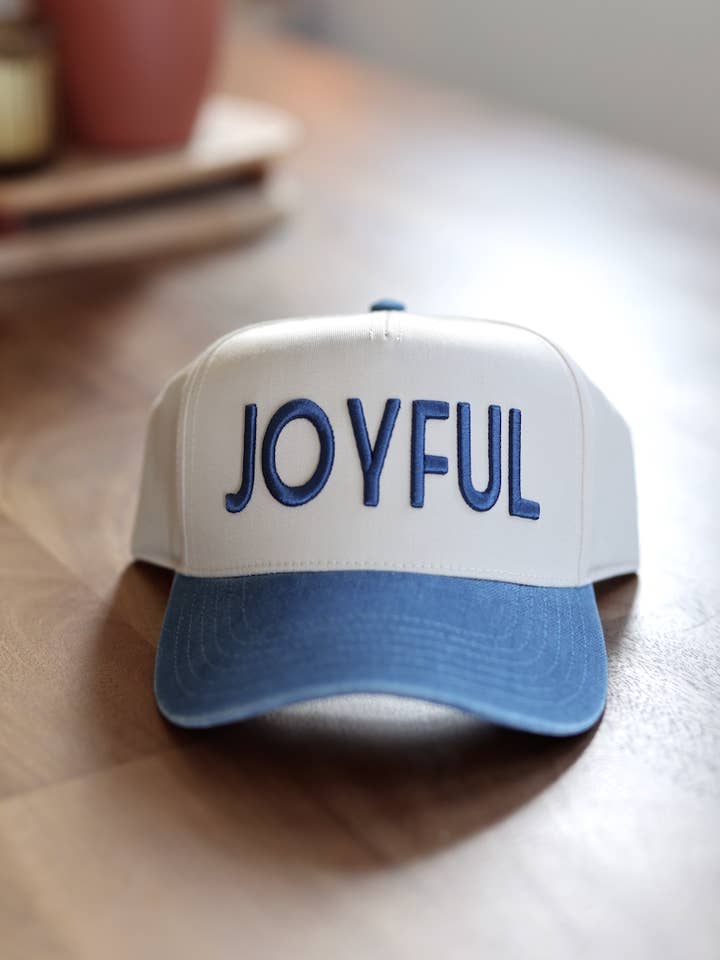 Ricamo 3D Gioioso - Cappello Trucker Naturale/Denim per la vendita all'ingrosso da parte di Jadelynn Brooke